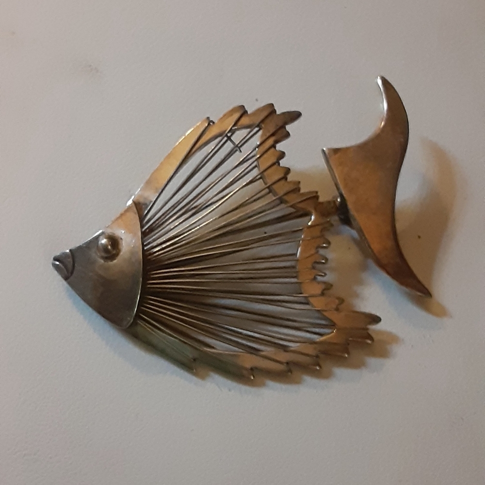 Vintage c1950-60 STERLING FISHY BROOCH 925 Mexico